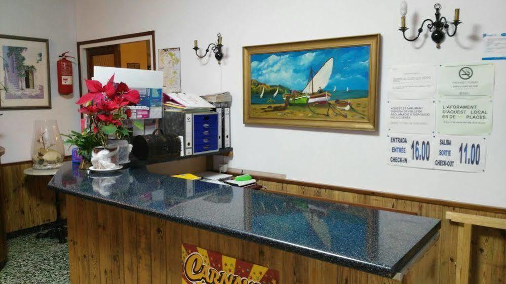 Hostal Creus Росас Экстерьер фото